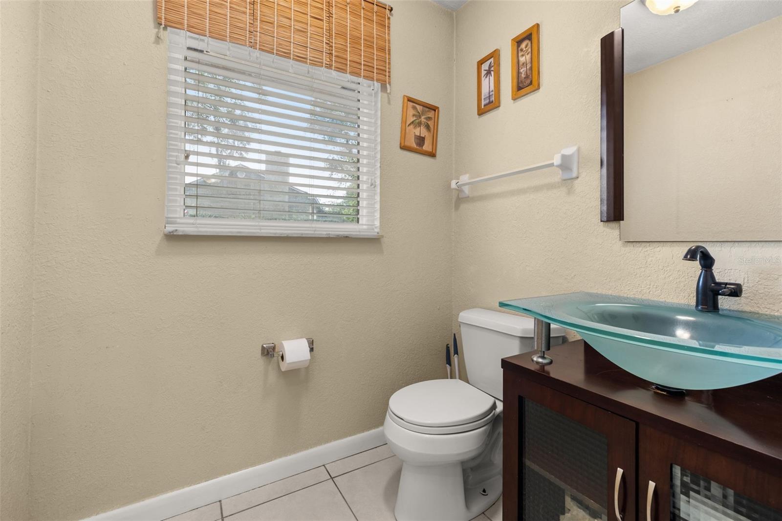 Image 24 of 93 For 204 Blue Lake Drive