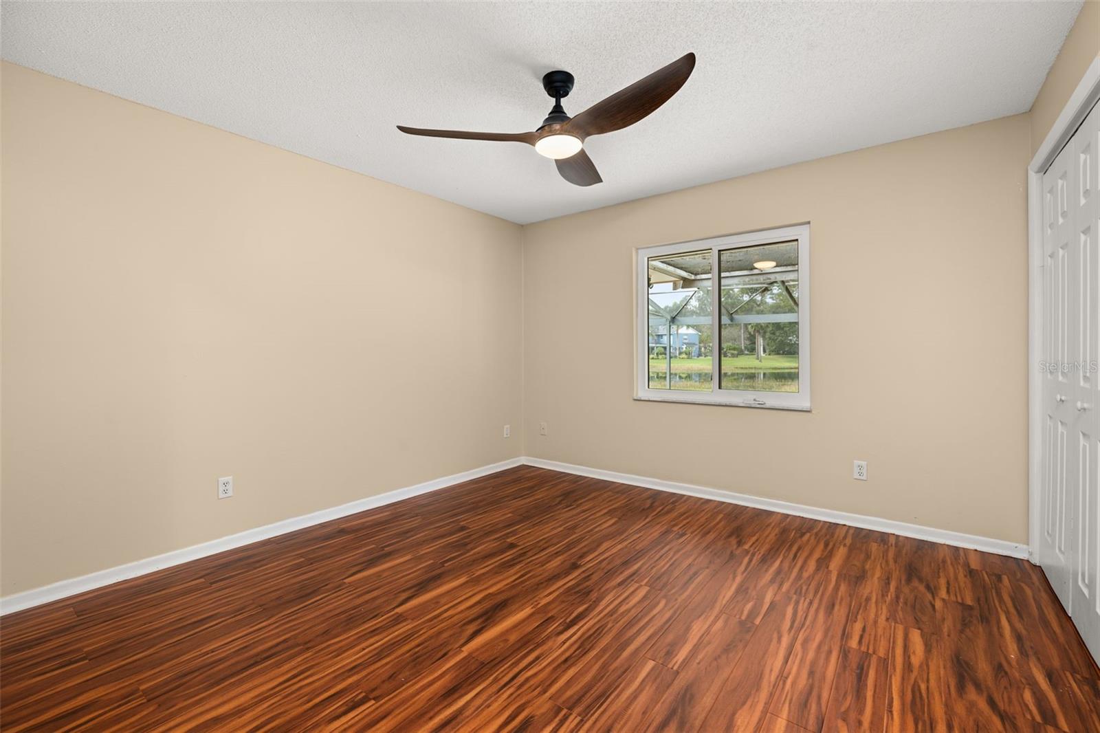 Image 27 of 93 For 204 Blue Lake Drive