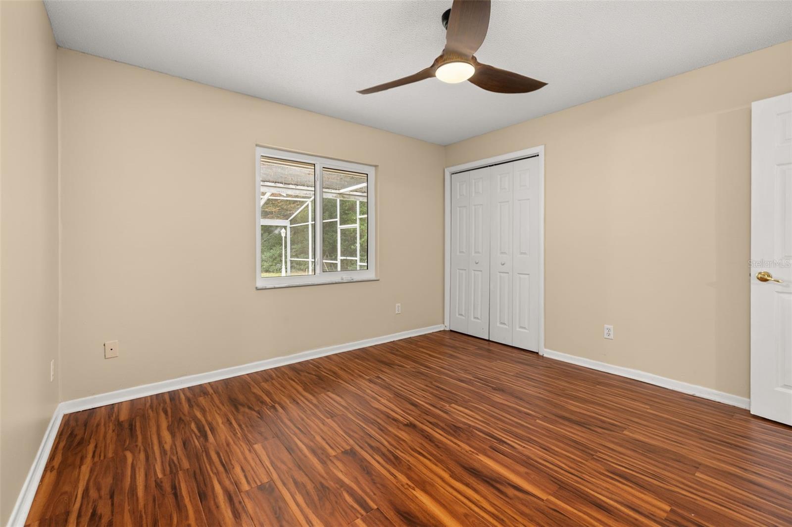 Image 28 of 93 For 204 Blue Lake Drive