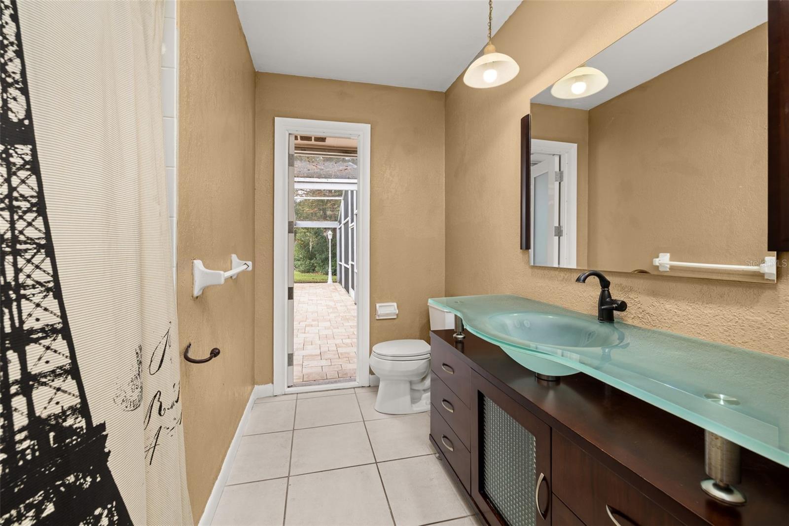 Image 29 of 93 For 204 Blue Lake Drive