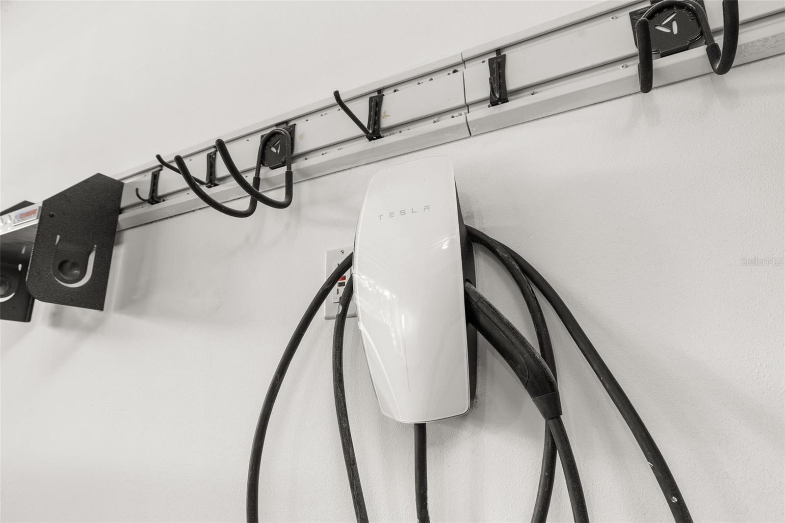 Image 52 of 93 For 204 Blue Lake Drive