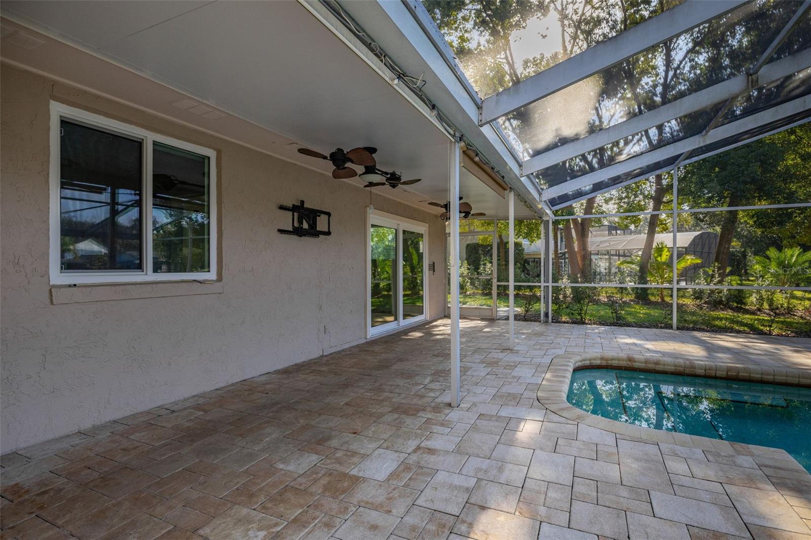 Image 60 of 93 For 204 Blue Lake Drive