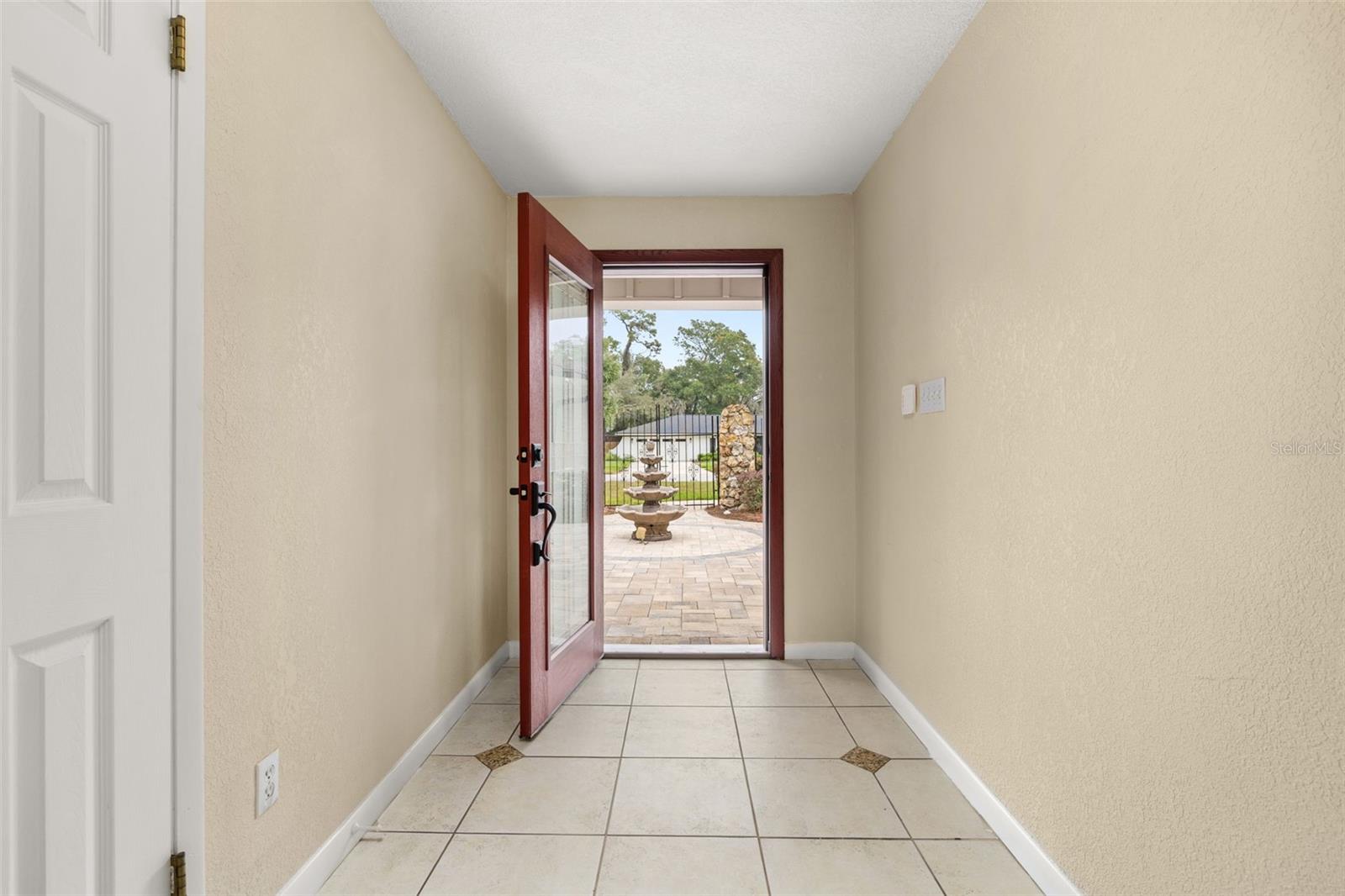 Image 7 of 93 For 204 Blue Lake Drive