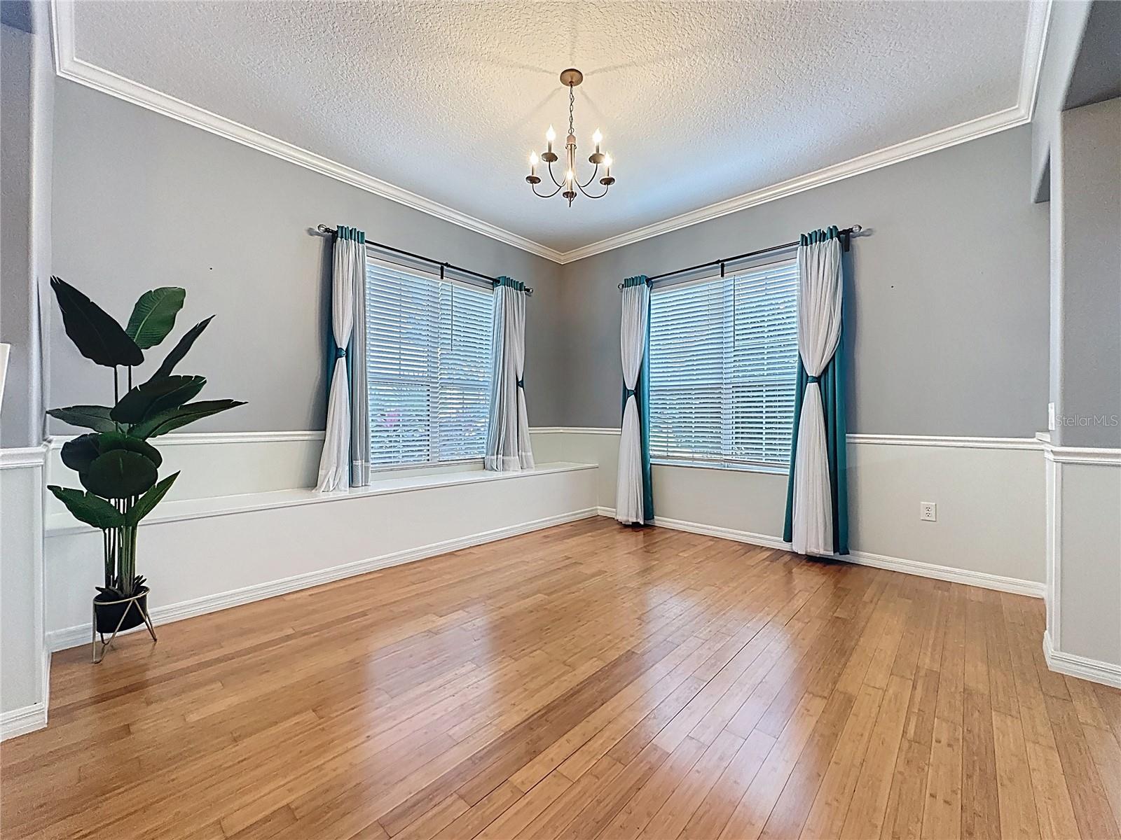 Image 7 of 81 For 4573 Powderhorn Place Drive