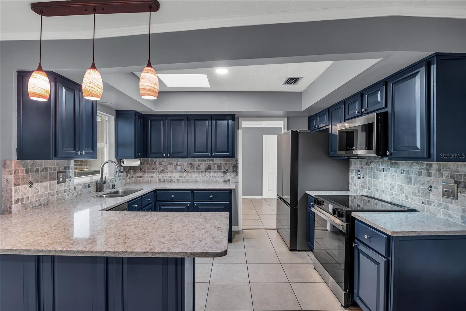 Image 10 of 51 For 685 Oleander Street