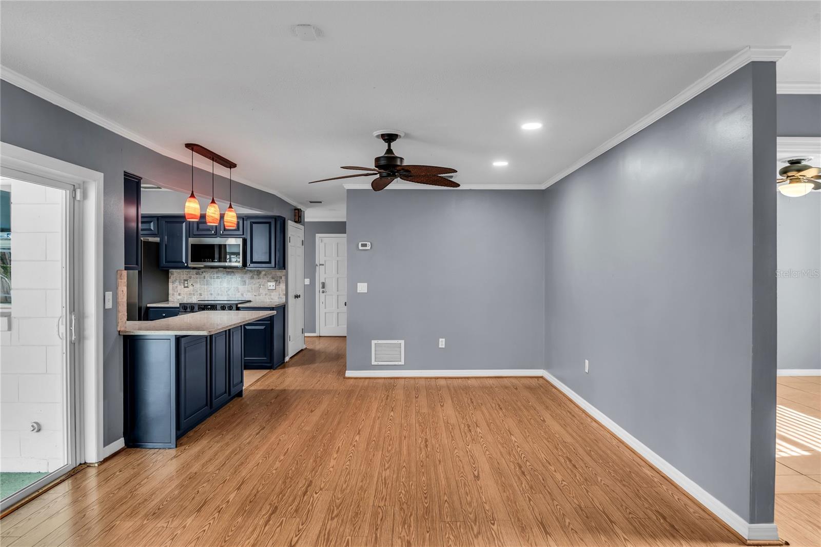 Image 14 of 51 For 685 Oleander Street