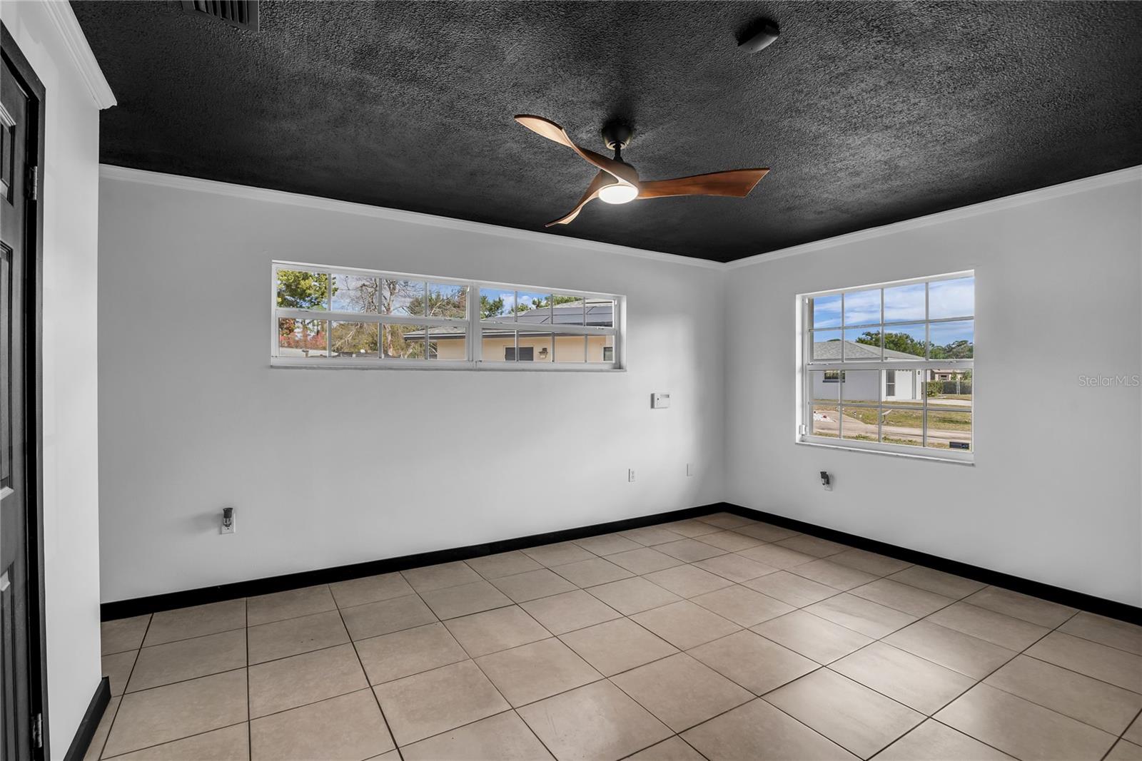 Image 16 of 51 For 685 Oleander Street