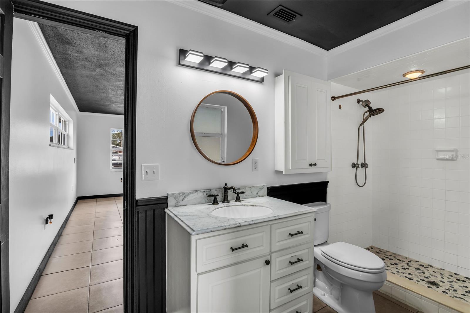 Image 19 of 51 For 685 Oleander Street