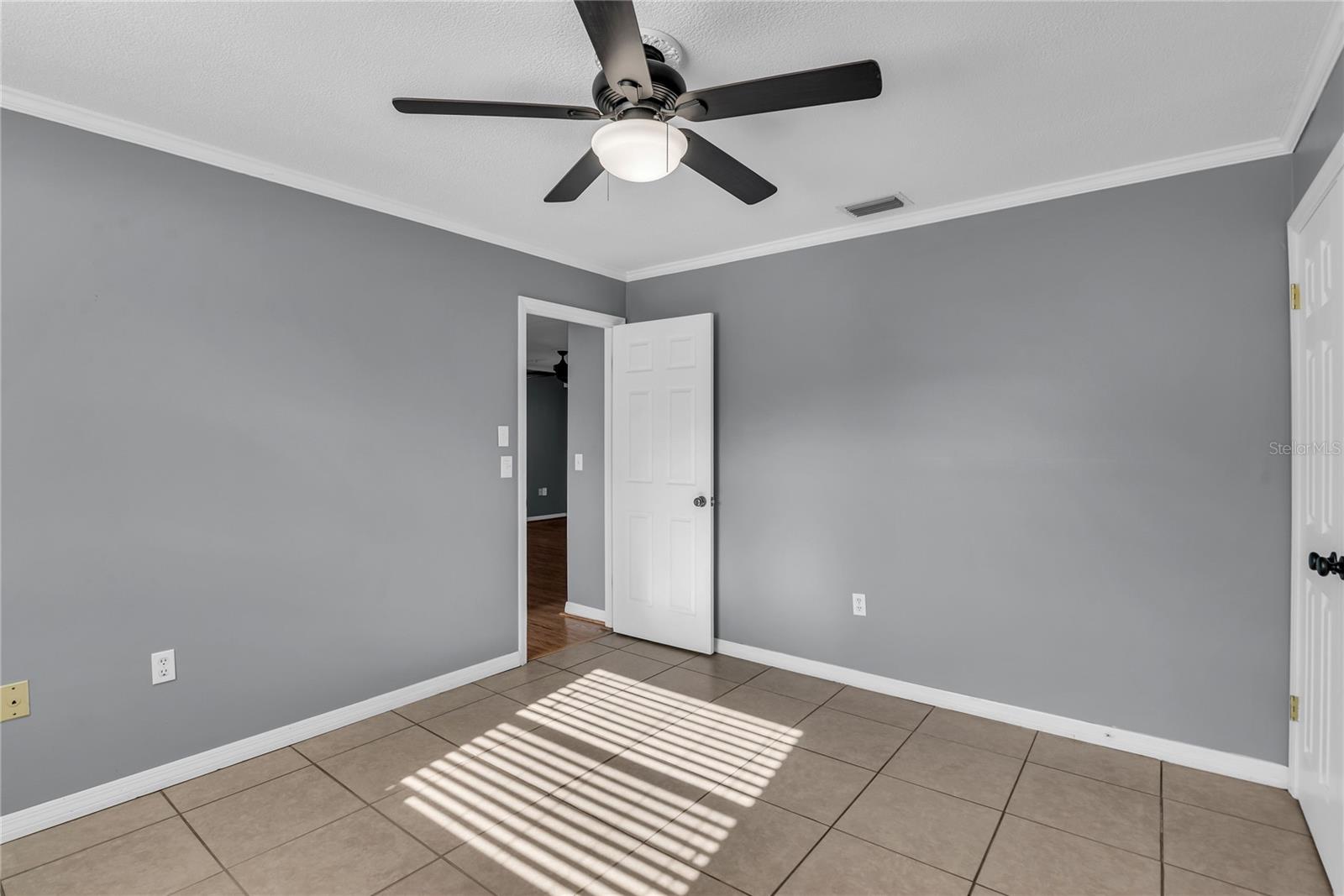 Image 25 of 51 For 685 Oleander Street