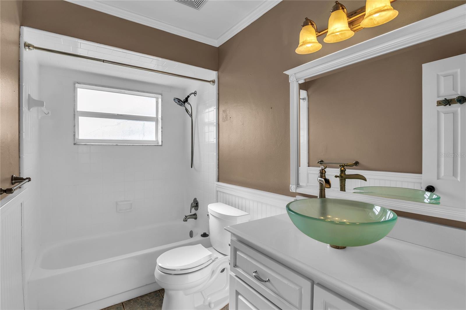 Image 26 of 51 For 685 Oleander Street