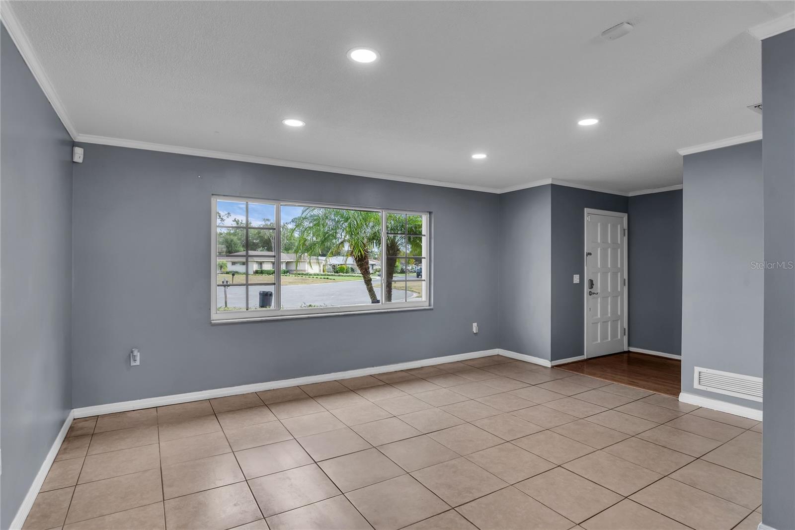 Image 6 of 51 For 685 Oleander Street