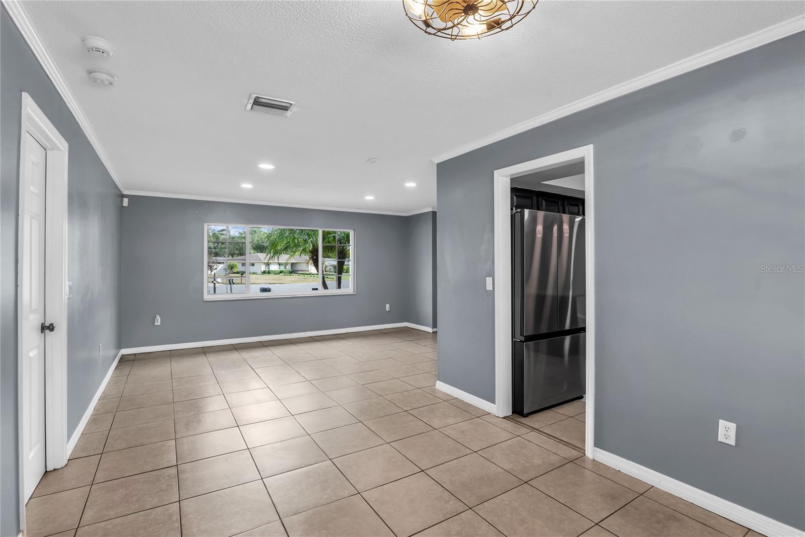 Image 8 of 51 For 685 Oleander Street