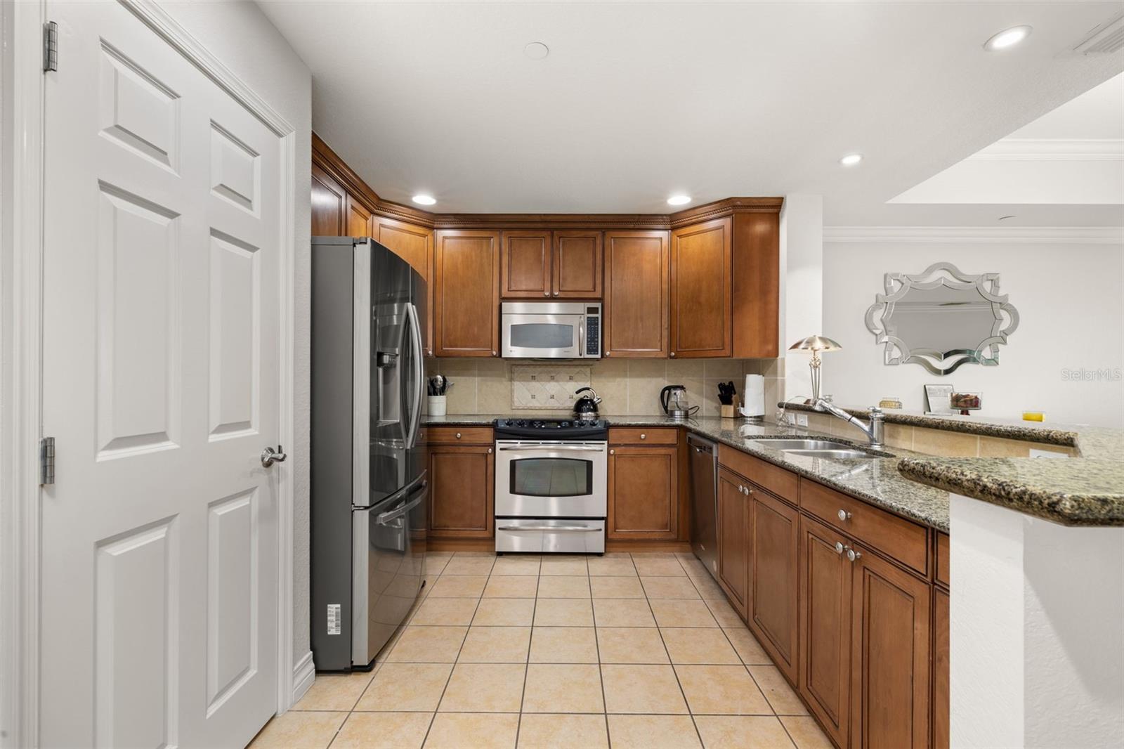 Image 13 of 56 For 1100 Sunset View Circle 302