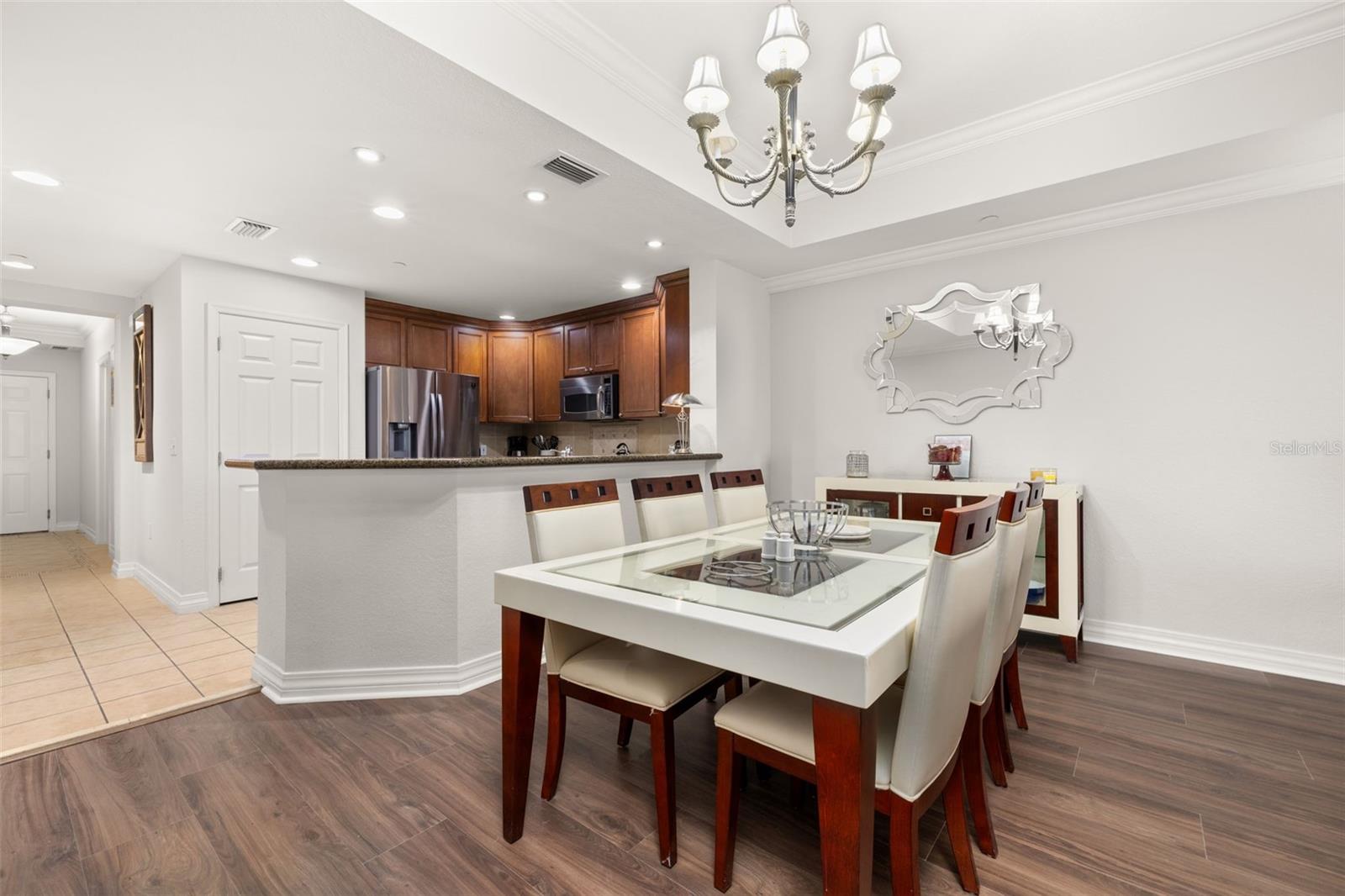 Image 18 of 56 For 1100 Sunset View Circle 302