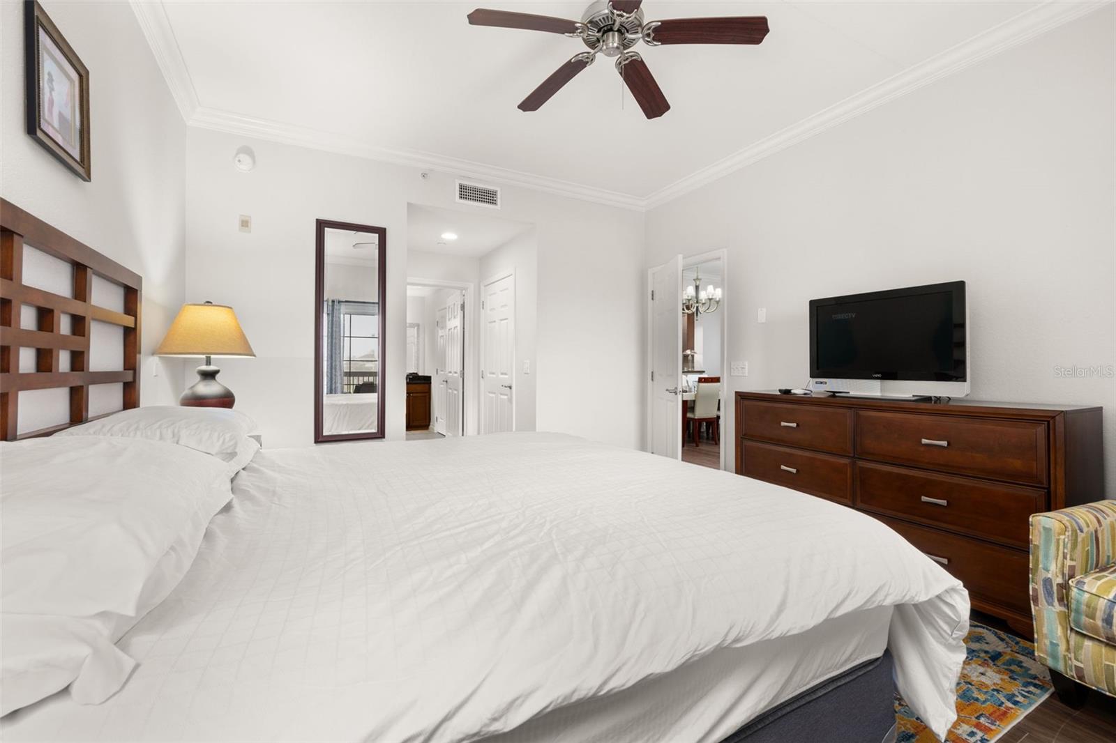 Image 25 of 56 For 1100 Sunset View Circle 302