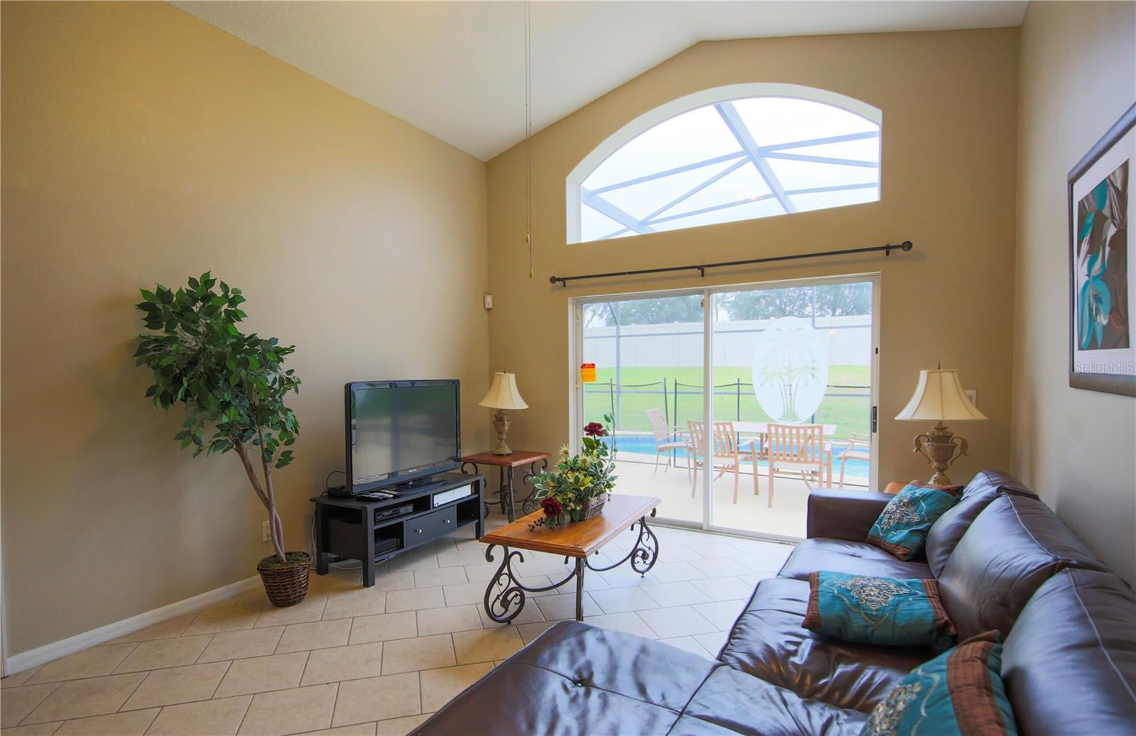 Image 4 of 35 For 1224 Solana Circle