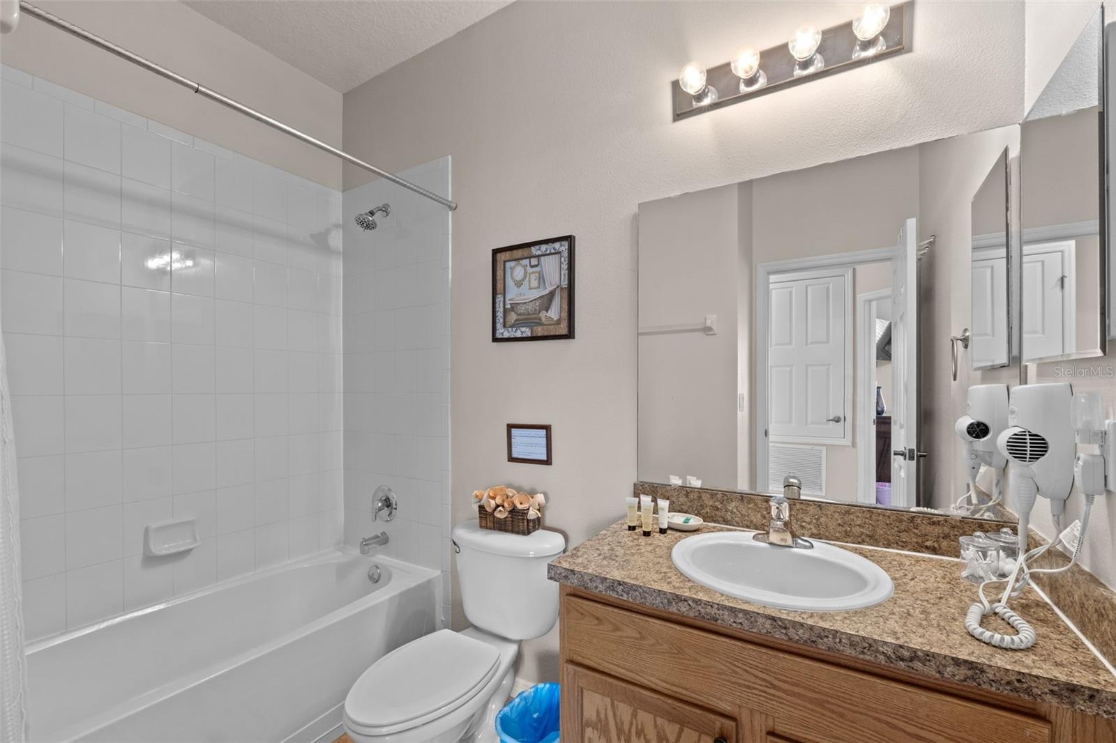 Image 17 of 26 For 2835 Oakwater Drive 2835