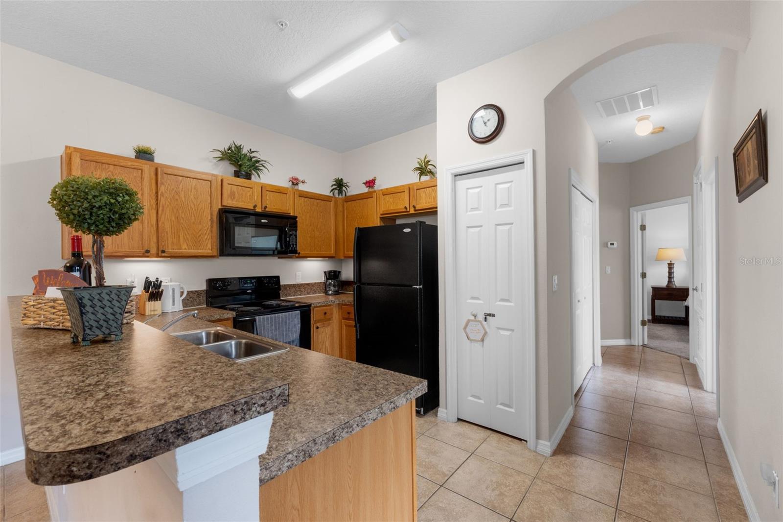 Image 8 of 26 For 2835 Oakwater Drive 2835