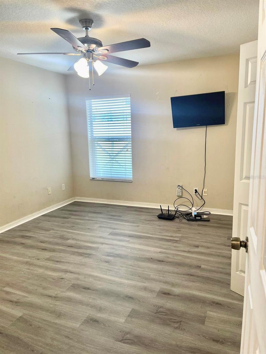 Image 12 of 14 For 501 Flower Fields Lane