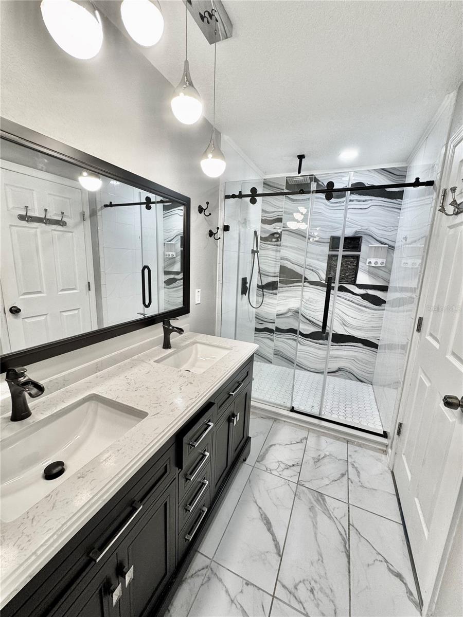 Image 6 of 14 For 501 Flower Fields Lane