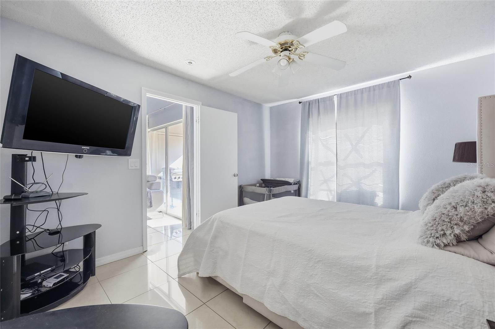 Image 15 of 36 For 1232 Barefoot Bay Drive