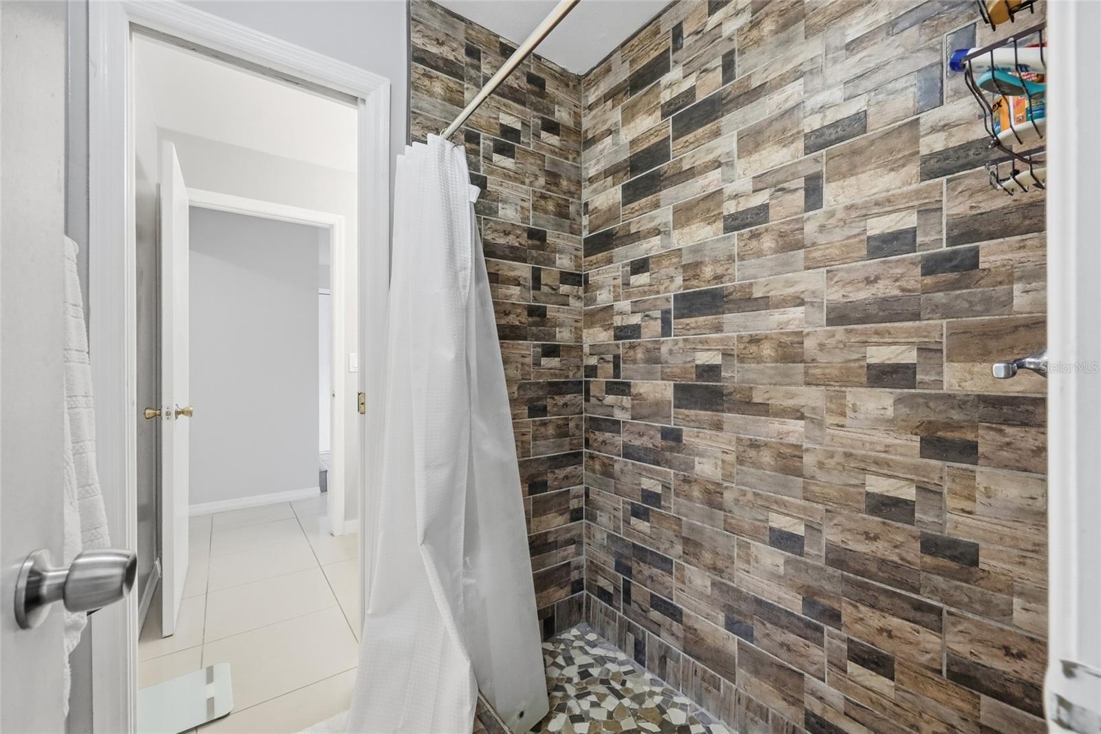 Image 17 of 36 For 1232 Barefoot Bay Drive