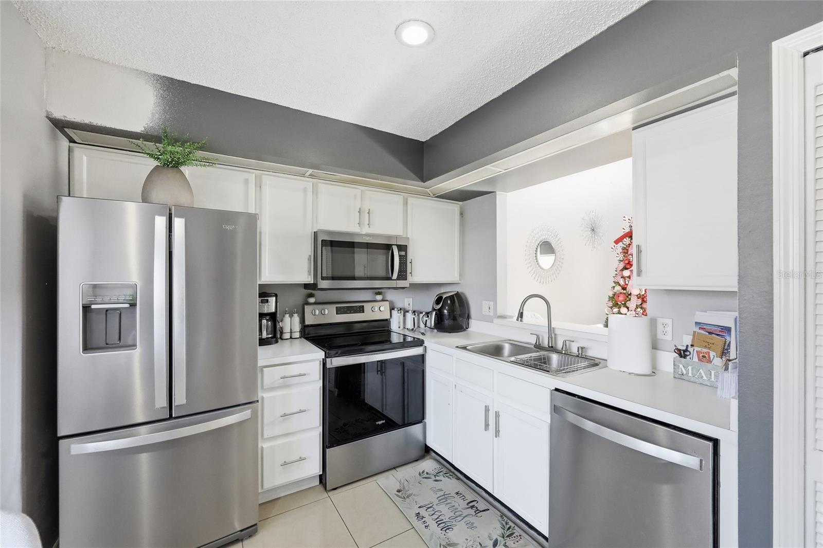 Image 7 of 36 For 1232 Barefoot Bay Drive