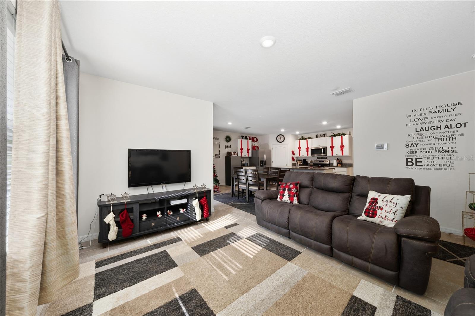 Image 16 of 34 For 808 Baylor Drive