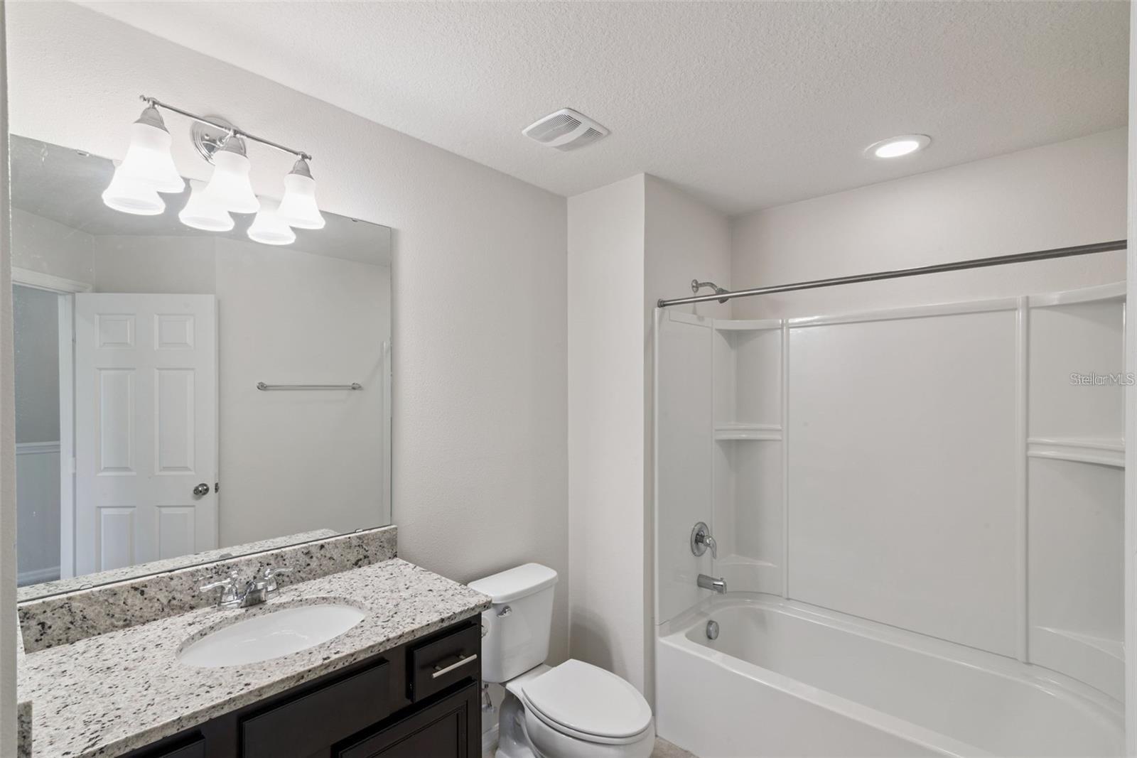 Image 11 of 21 For 3047 Alessa Loop