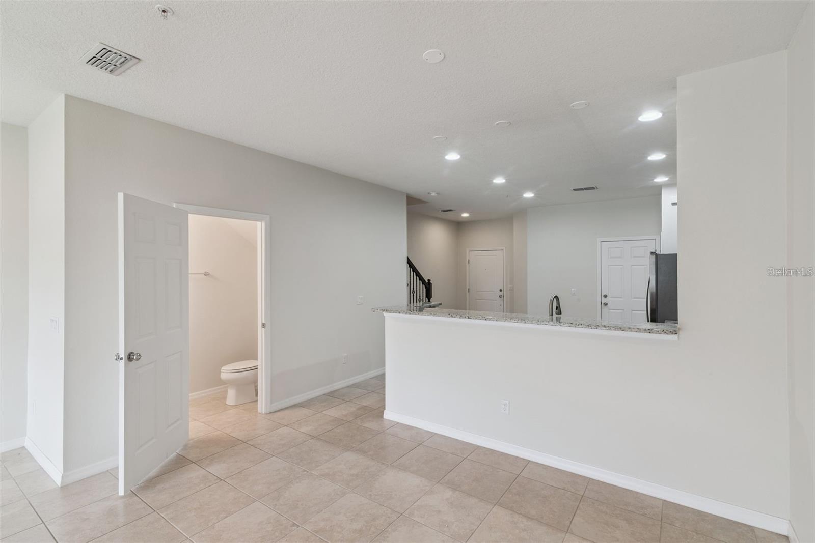 Image 6 of 21 For 3047 Alessa Loop