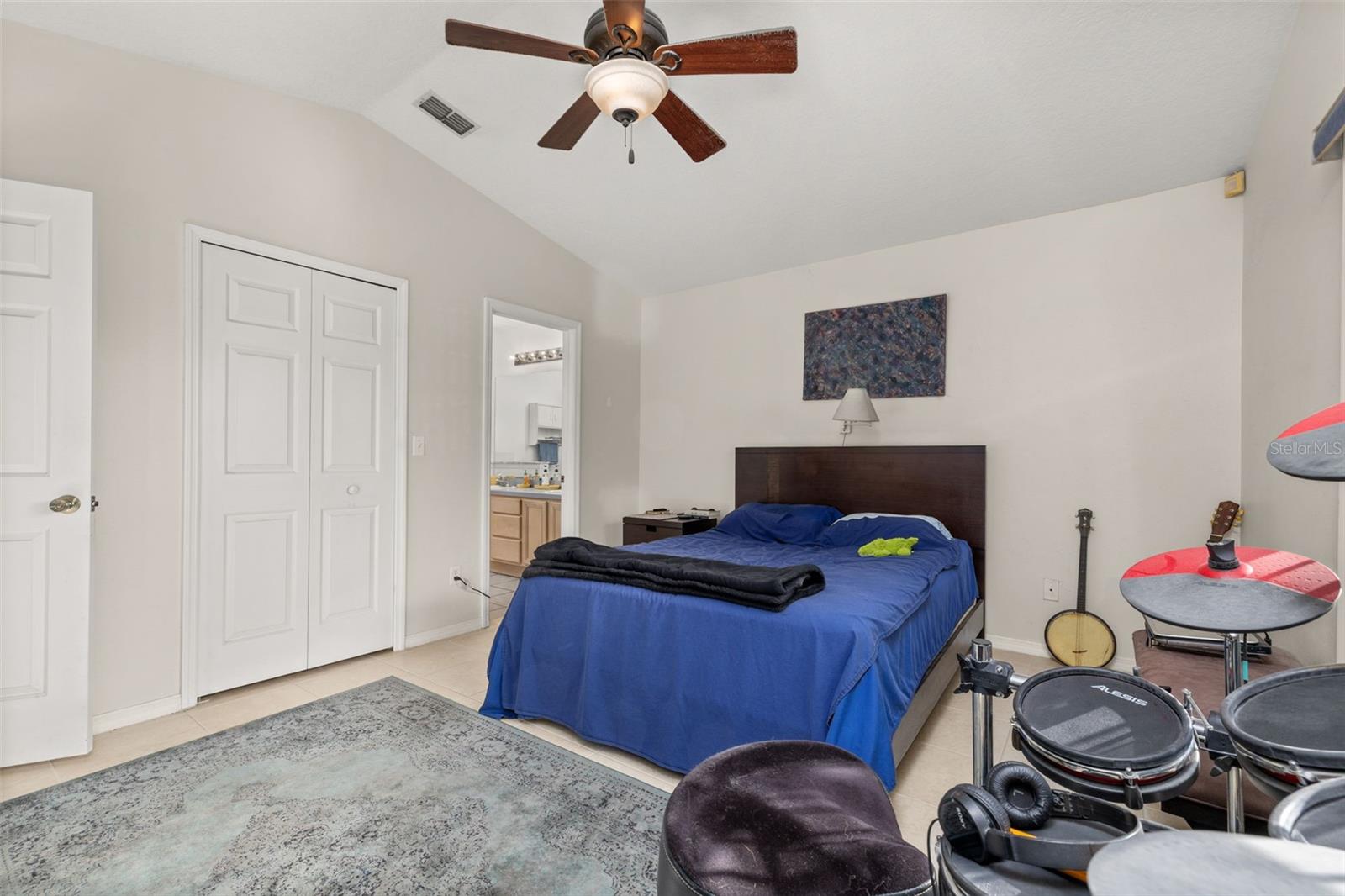 Image 16 of 32 For 8619 White Rose Drive