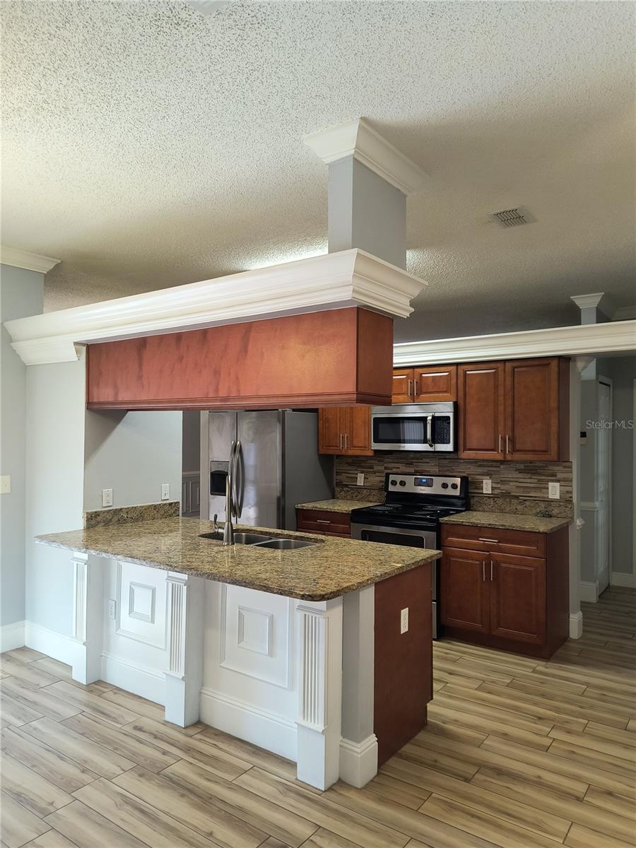 Image 4 of 38 For 3201 Settlers Trail