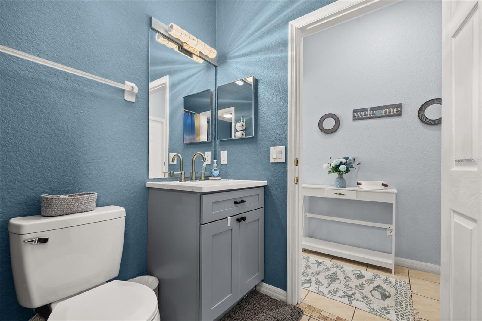 Image 18 of 89 For 447 La Mirage Street