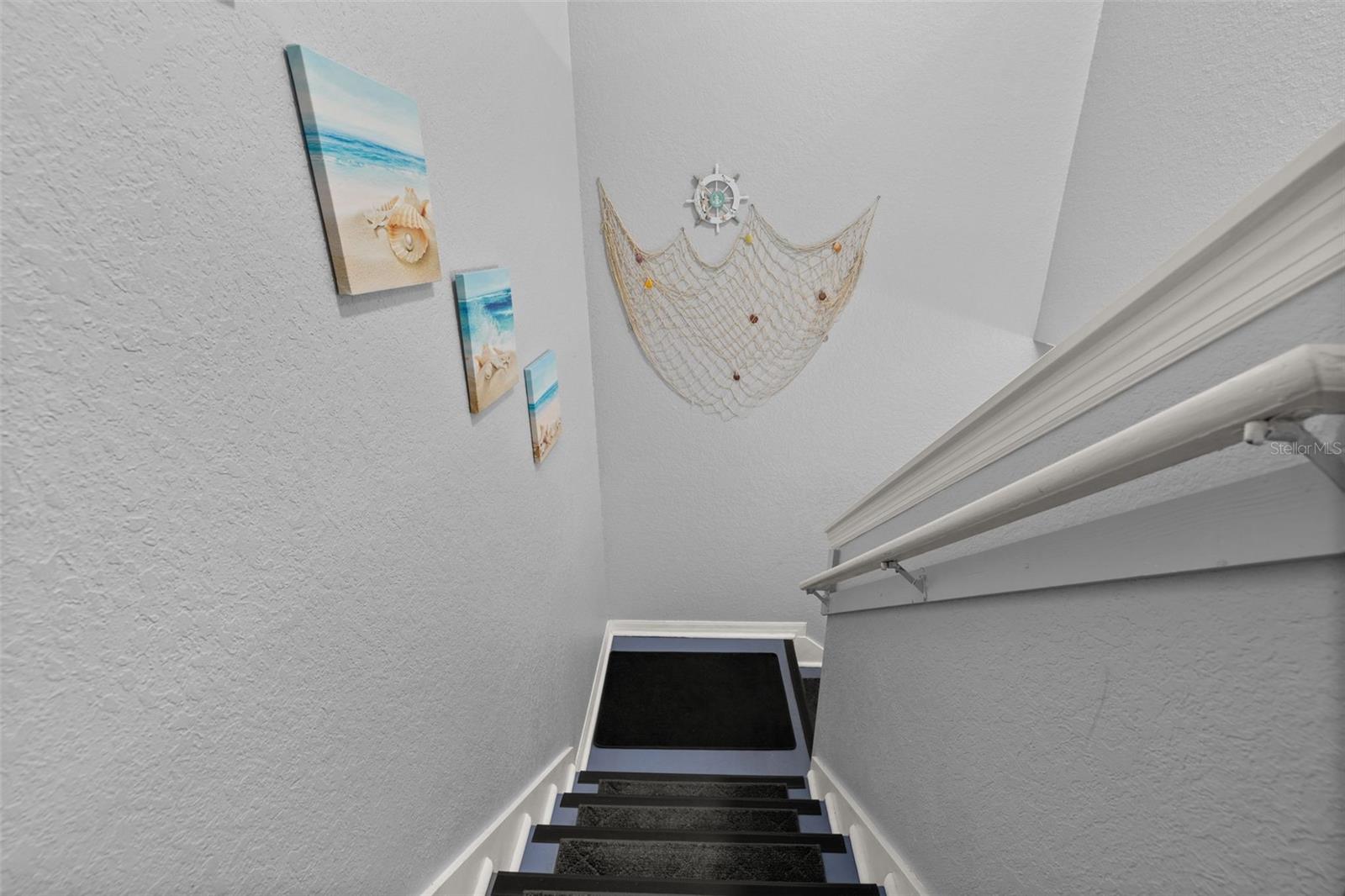 Image 20 of 89 For 447 La Mirage Street