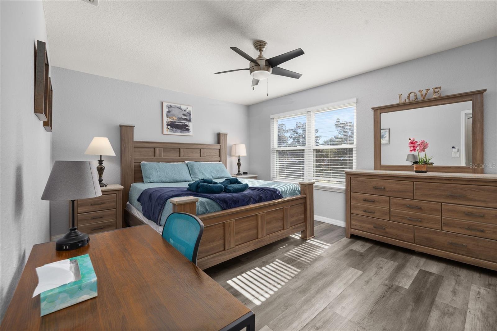 Image 28 of 89 For 447 La Mirage Street