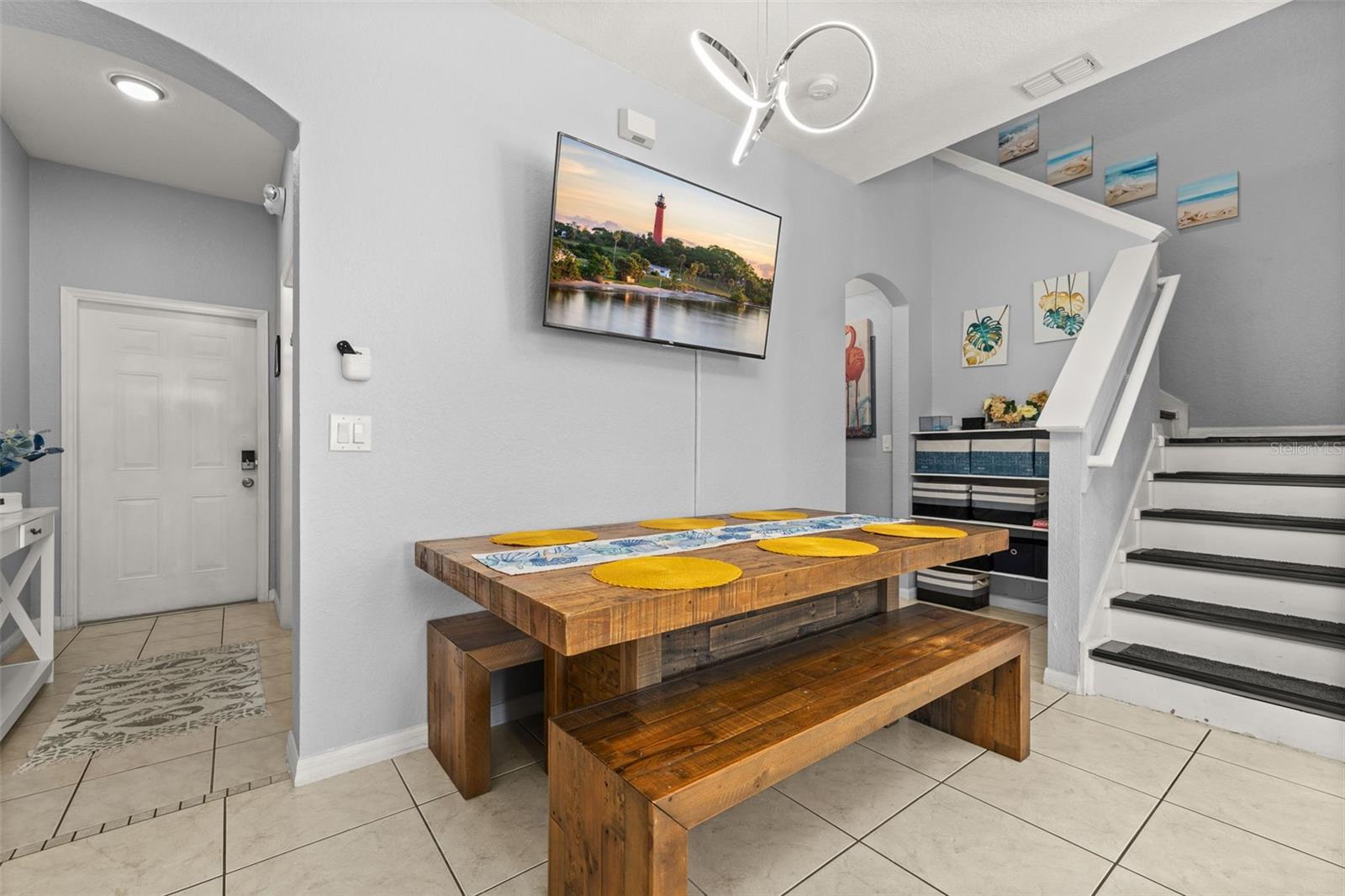 Image 4 of 89 For 447 La Mirage Street