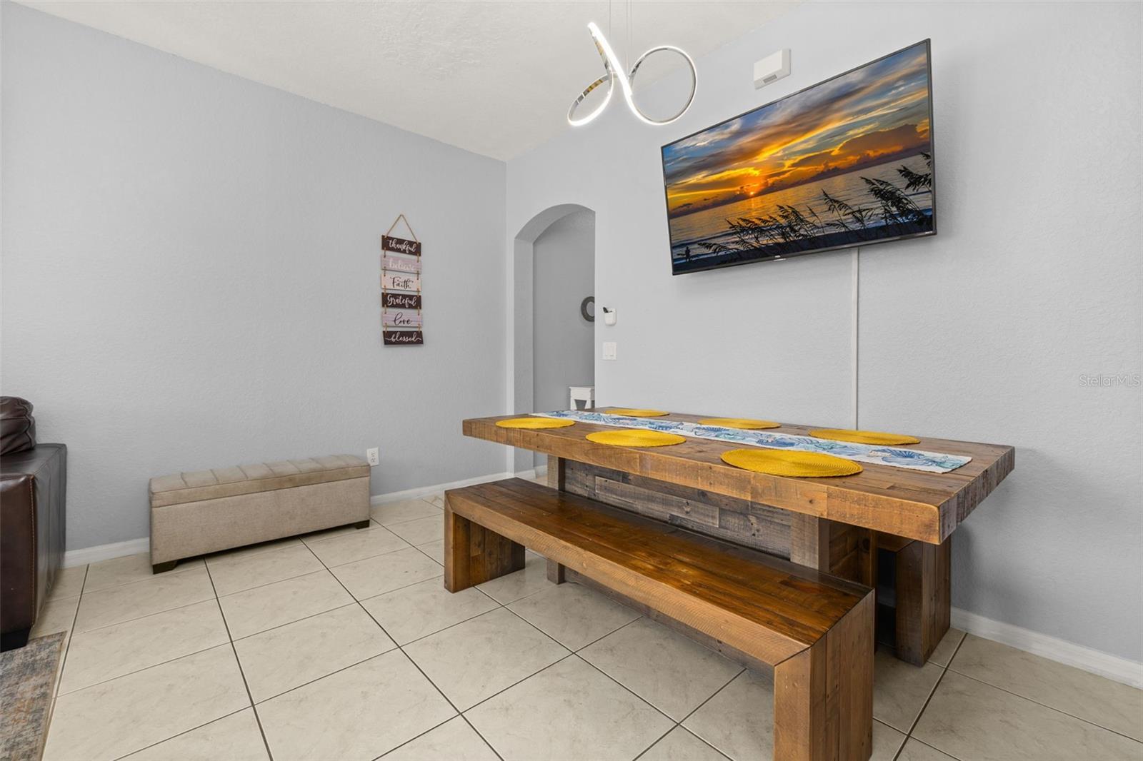 Image 6 of 89 For 447 La Mirage Street