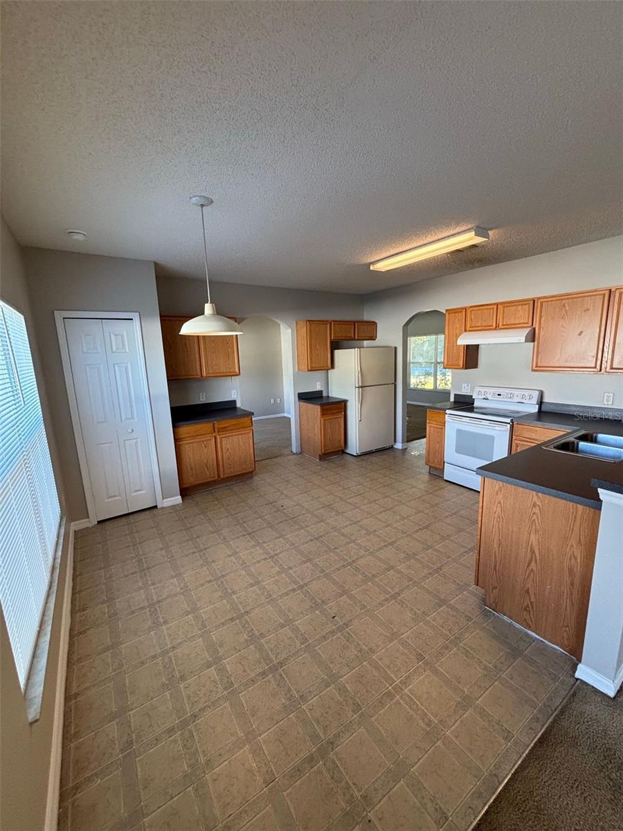 Image 16 of 35 For 423 Gannet Court