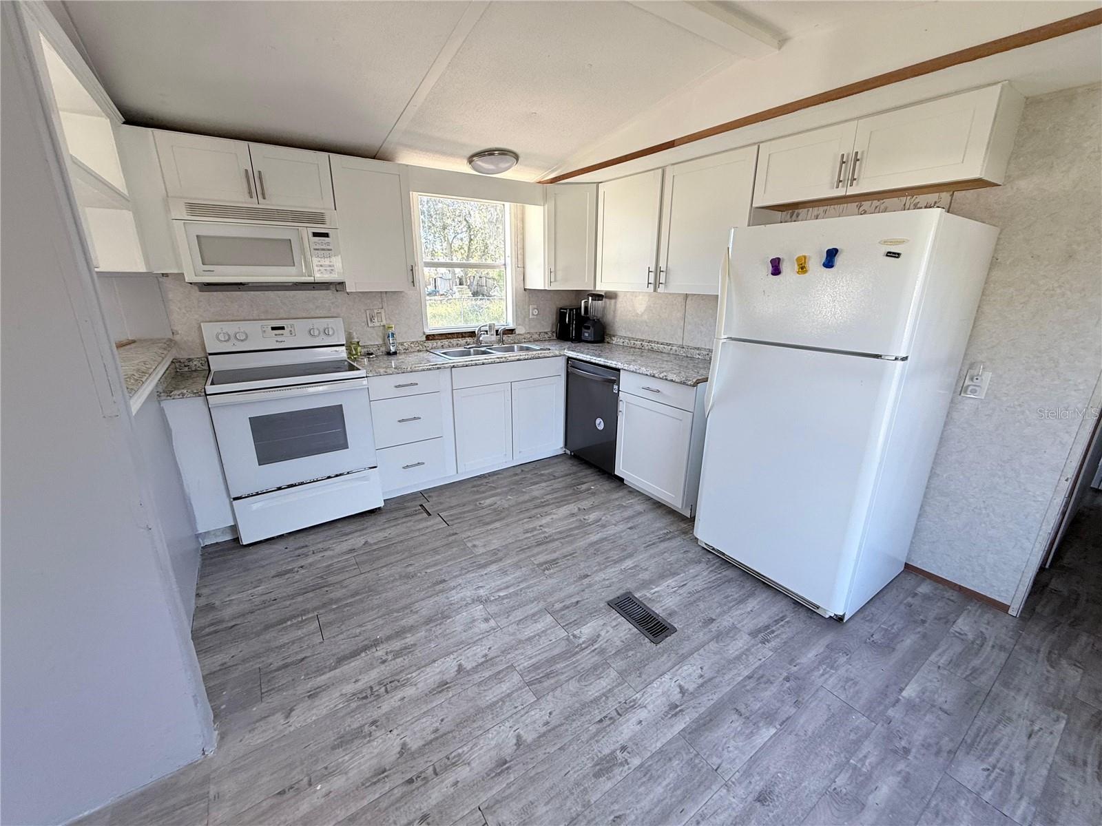 Image 7 of 24 For 2534 Shiner Drive