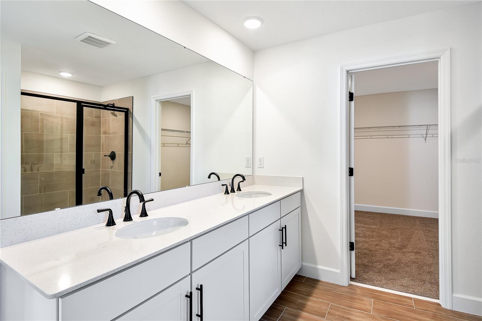 Image 12 of 18 For 820 Silver Ridge Lane