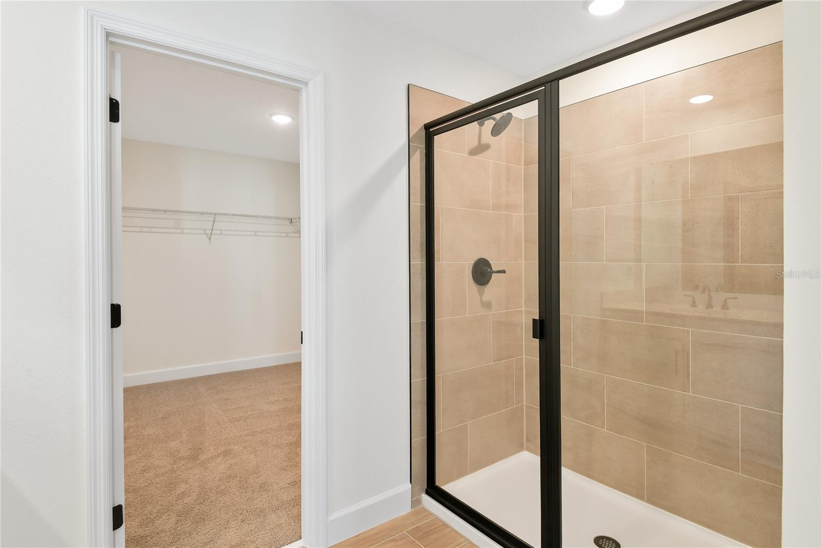 Image 13 of 18 For 820 Silver Ridge Lane