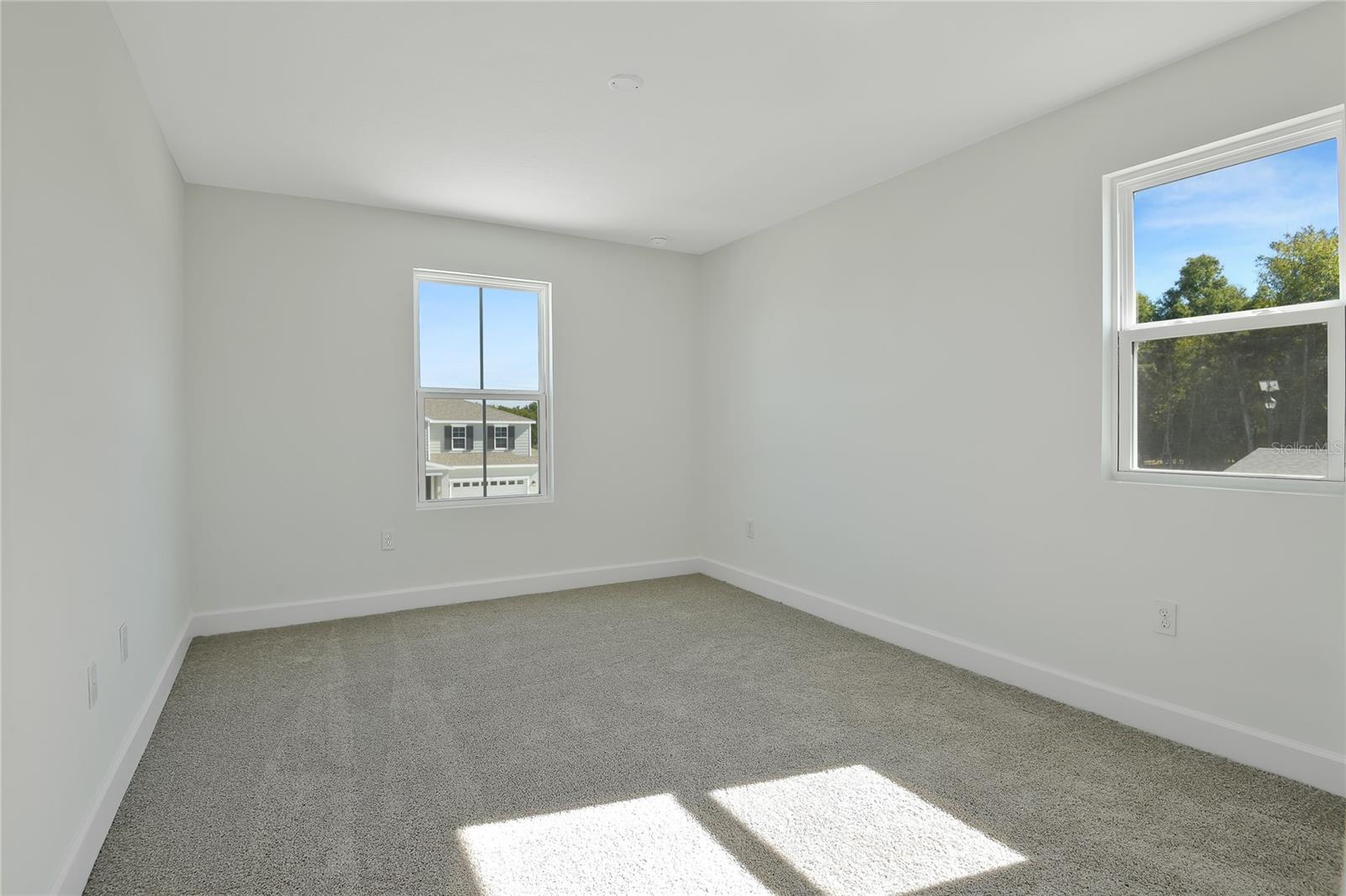 Image 14 of 18 For 820 Silver Ridge Lane