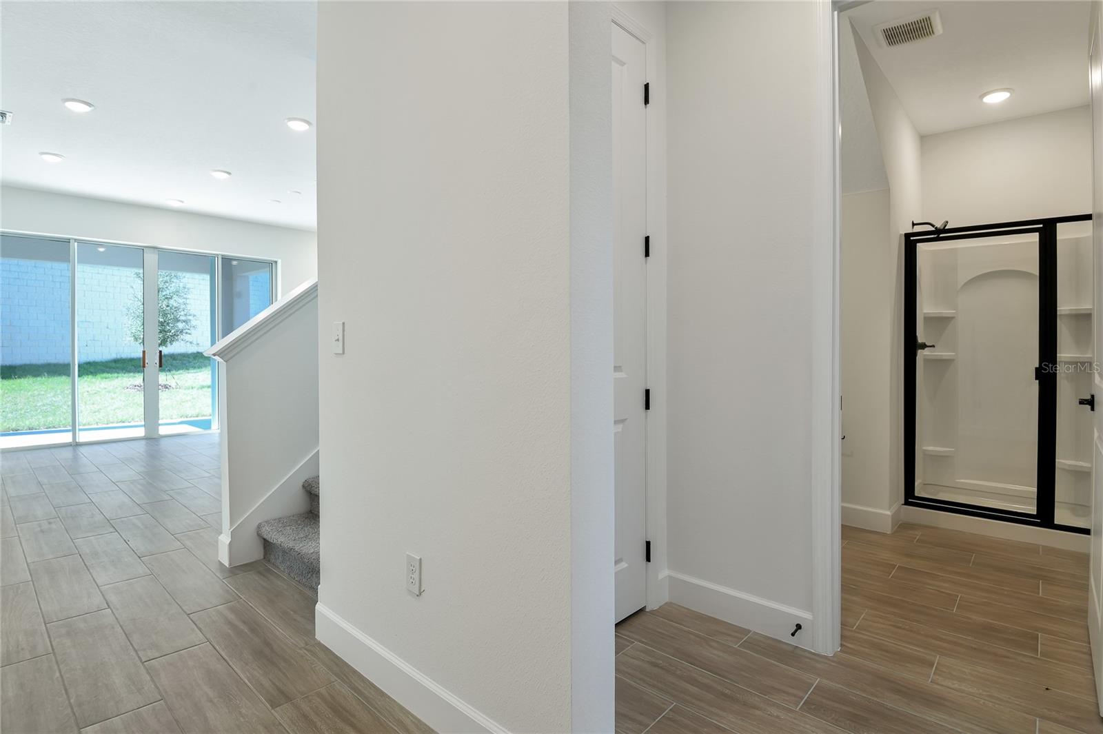 Image 5 of 18 For 820 Silver Ridge Lane