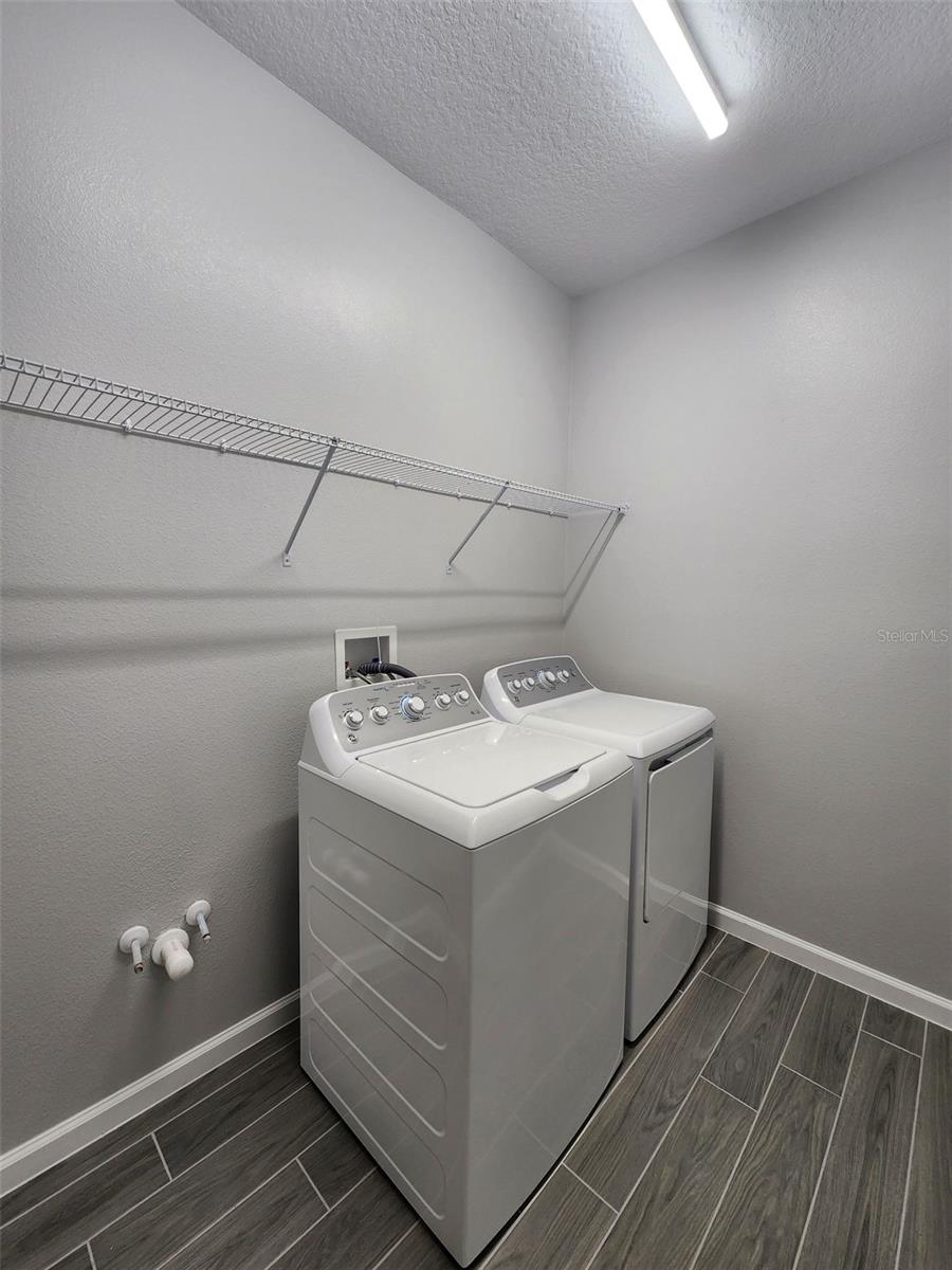 Image 23 of 27 For 615 Pothos Street