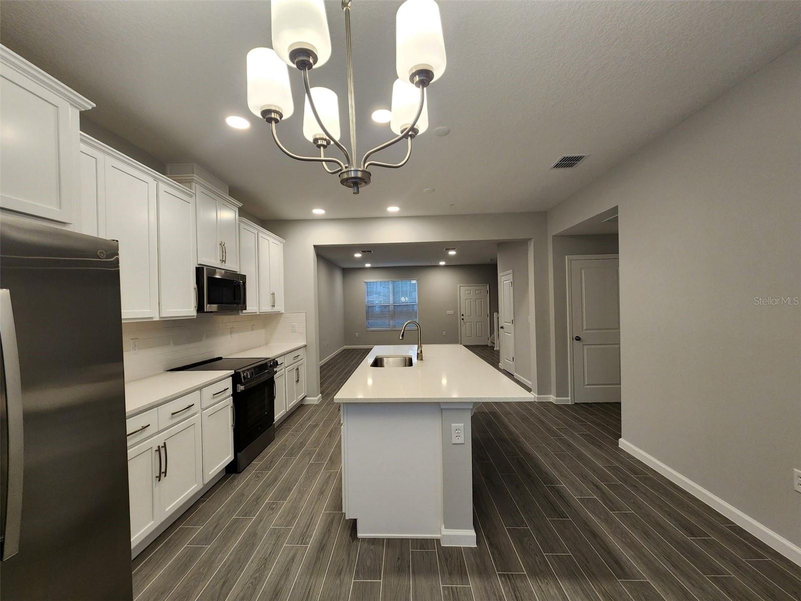 Image 3 of 27 For 615 Pothos Street