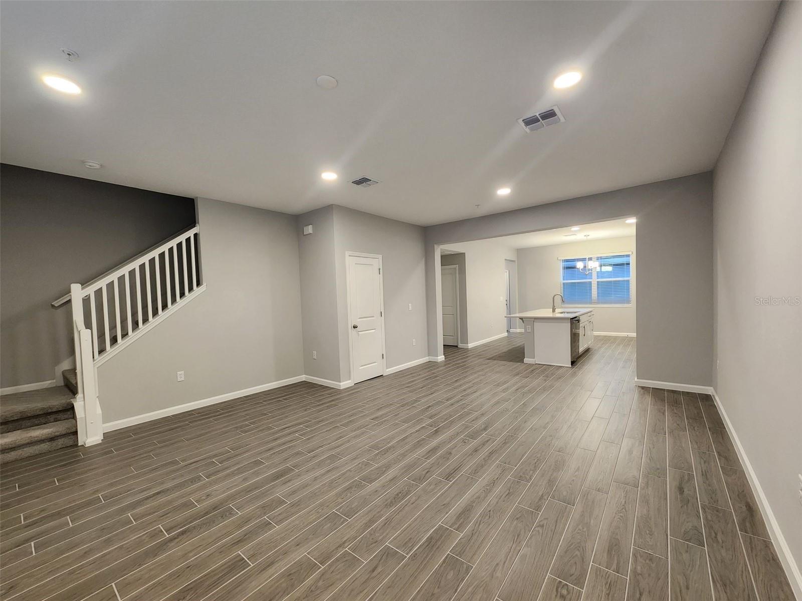 Image 7 of 27 For 615 Pothos Street