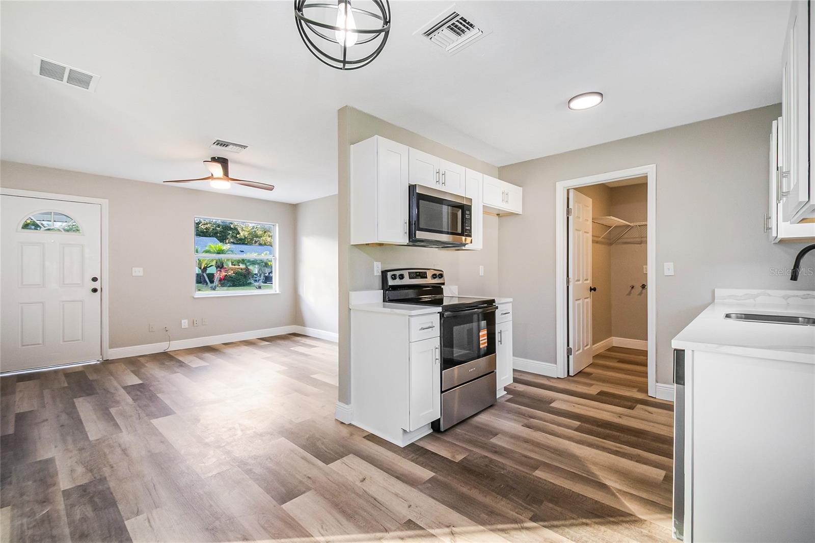 Image 14 of 43 For 2927 Tampa Avenue