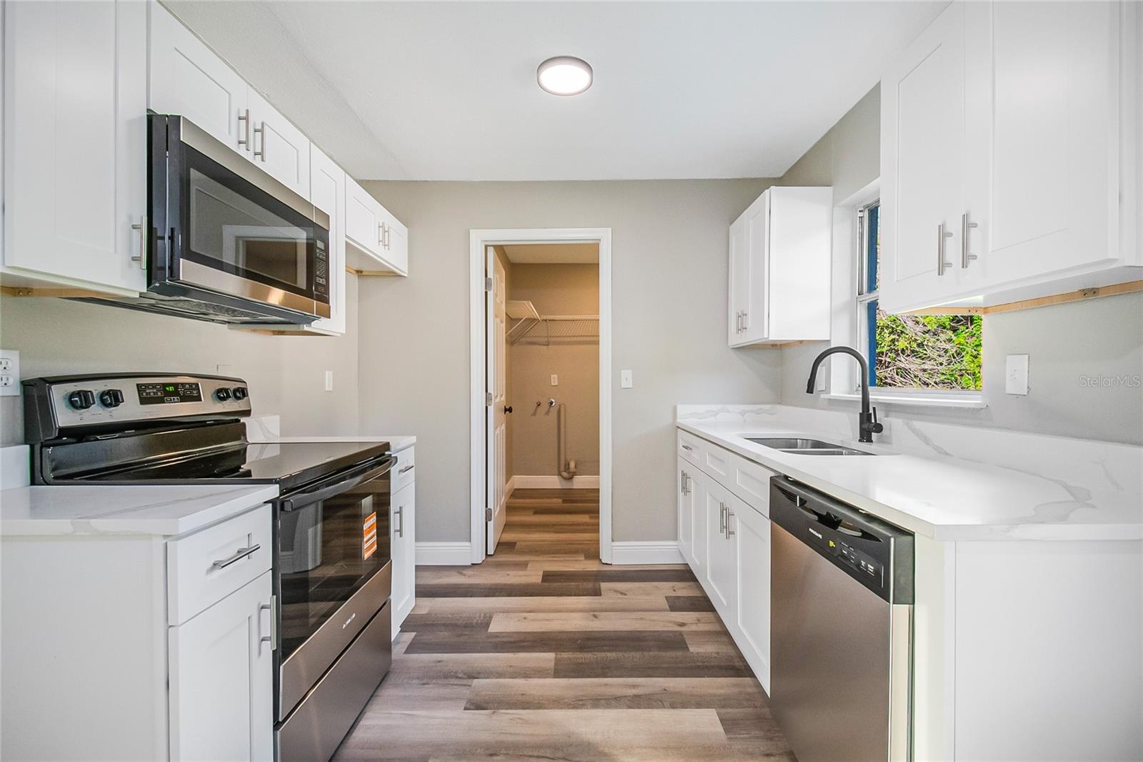 Image 15 of 43 For 2927 Tampa Avenue