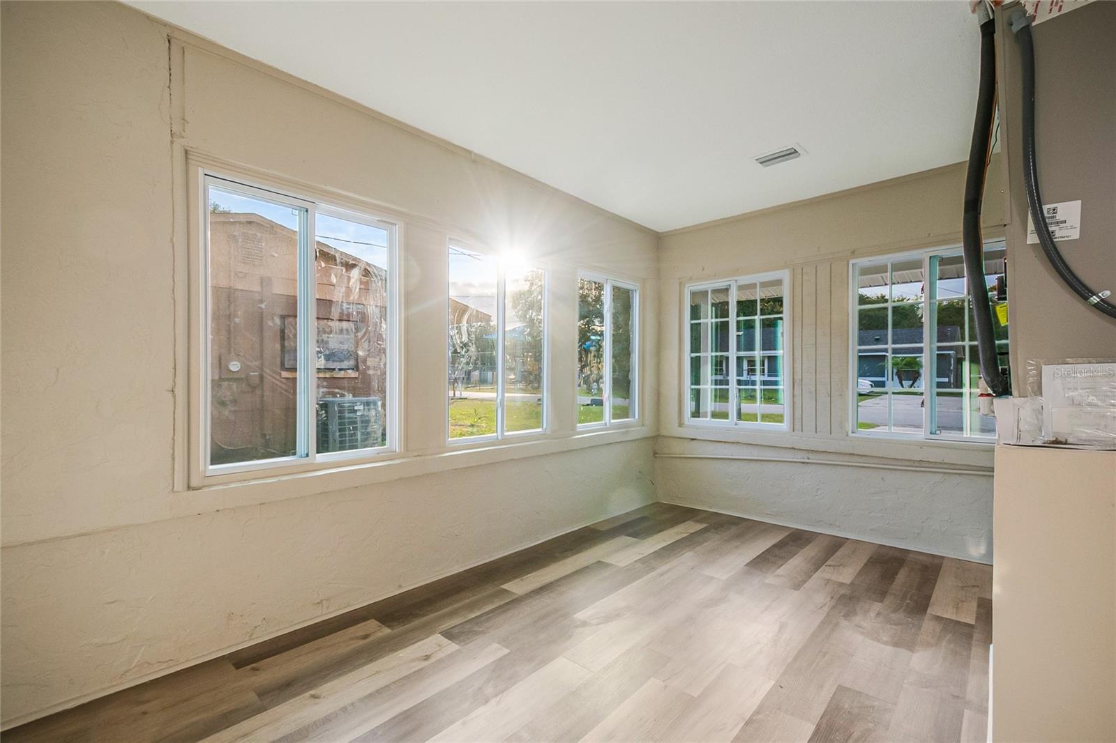 Image 29 of 43 For 2927 Tampa Avenue