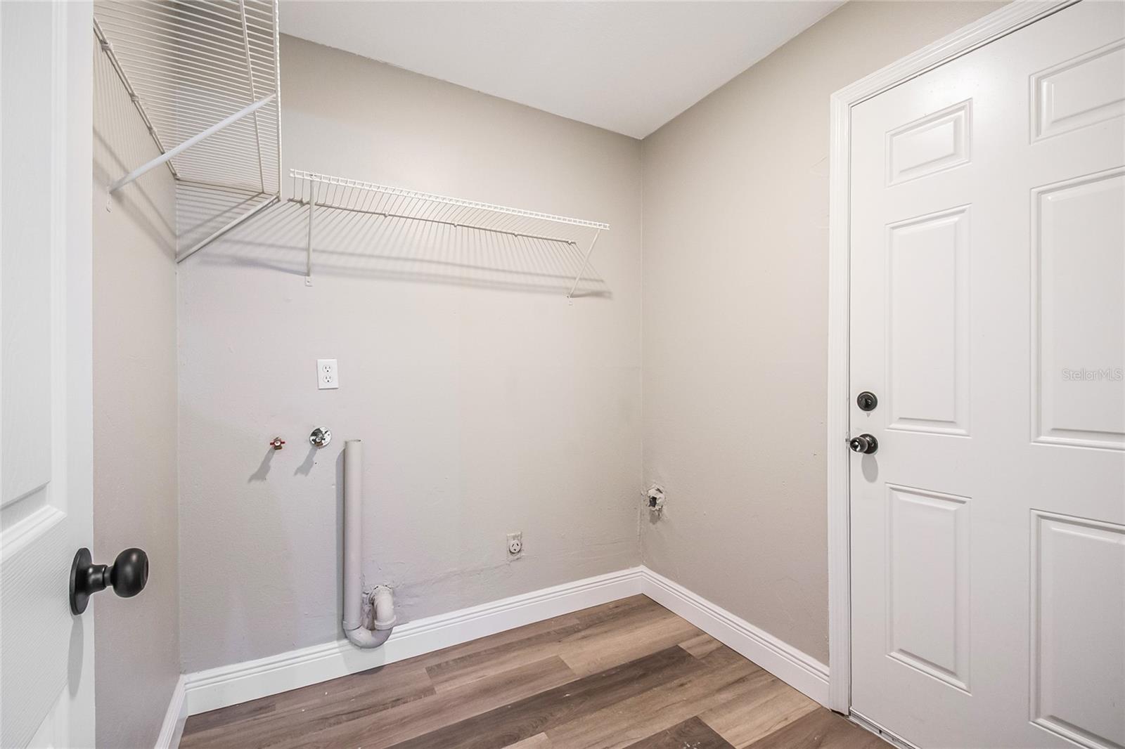 Image 32 of 43 For 2927 Tampa Avenue